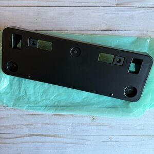 Lexus OEM Vehicle License Bracket Replacement Part Number SKU 52114-78090 NEW